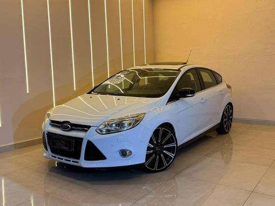 FORD FOCUS 2.0 TITANIUM PLUS 16V FLEX 4P POWERSHIFT FORD FOCUS 2.0 TITANIUM PLUS 16V FLEX 4P POWERSHIFT